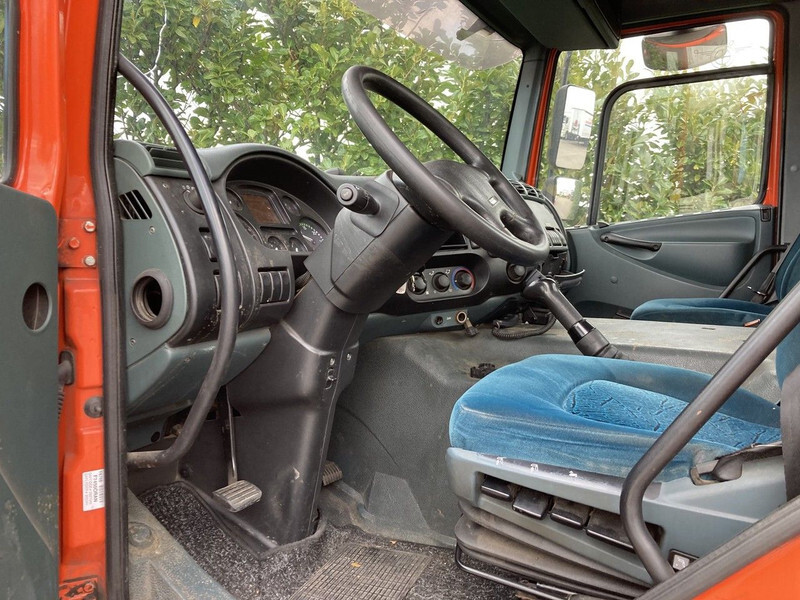 DAF FA CF65.180 Euro3 Manual / Laadklep - Camión chasis: foto 5 DAF FA CF65.180 Euro3 Manual / Laadklep - Camión chasis: foto 5