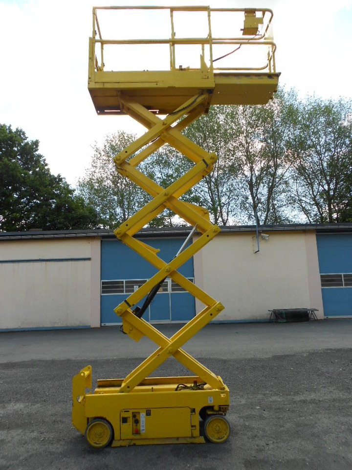 Genie GS 1930, Scherenarbeitsbühne Genie 8 m - Camión con plataforma elevadora: foto 1 Genie GS 1930, Scherenarbeitsbühne Genie 8 m - Camión con plataforma elevadora: foto 1