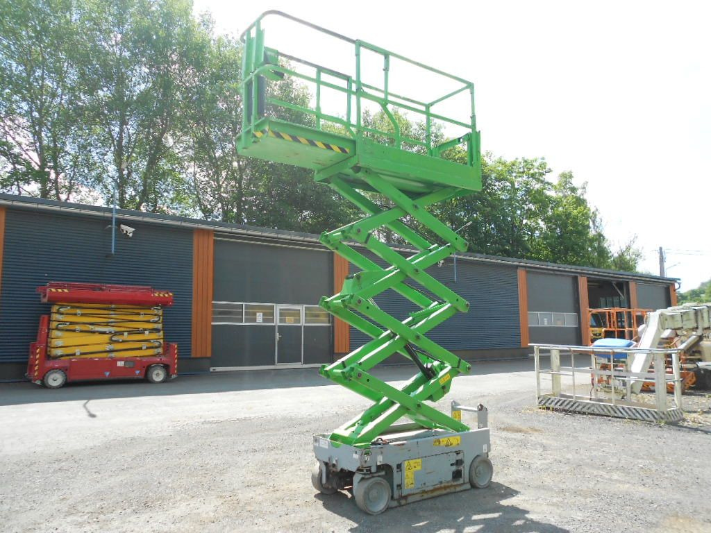 Genie GS 1932, Scherenarbeitsbühne Genie 8 m - Camión con plataforma elevadora: foto 2 Genie GS 1932, Scherenarbeitsbühne Genie 8 m - Camión con plataforma elevadora: foto 2