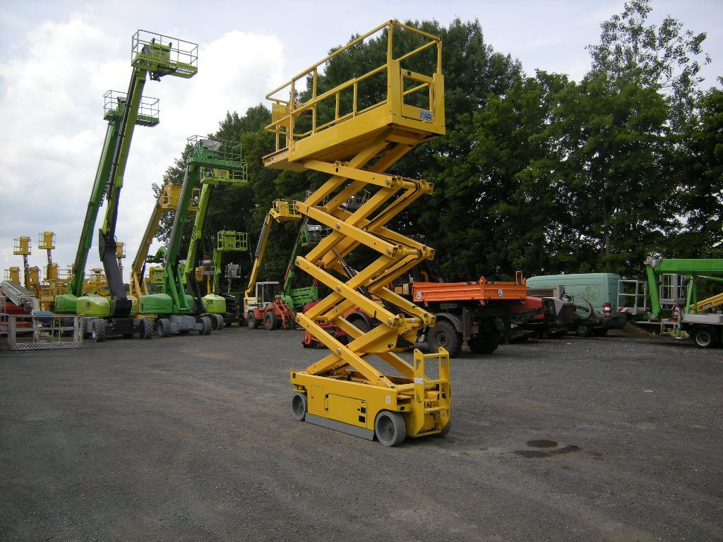 Genie GS 2632, Scherenarbeitsbühne Genie 10 m - Camión con plataforma elevadora: foto 4 Genie GS 2632, Scherenarbeitsbühne Genie 10 m - Camión con plataforma elevadora: foto 4