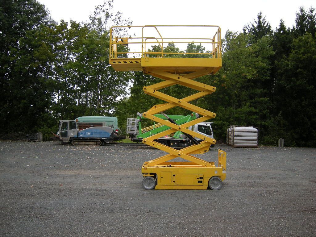 Genie GS 2646, Scherenarbeitsbühne Genie 9,9 m - Camión con plataforma elevadora: foto 5 Genie GS 2646, Scherenarbeitsbühne Genie 9,9 m - Camión con plataforma elevadora: foto 5