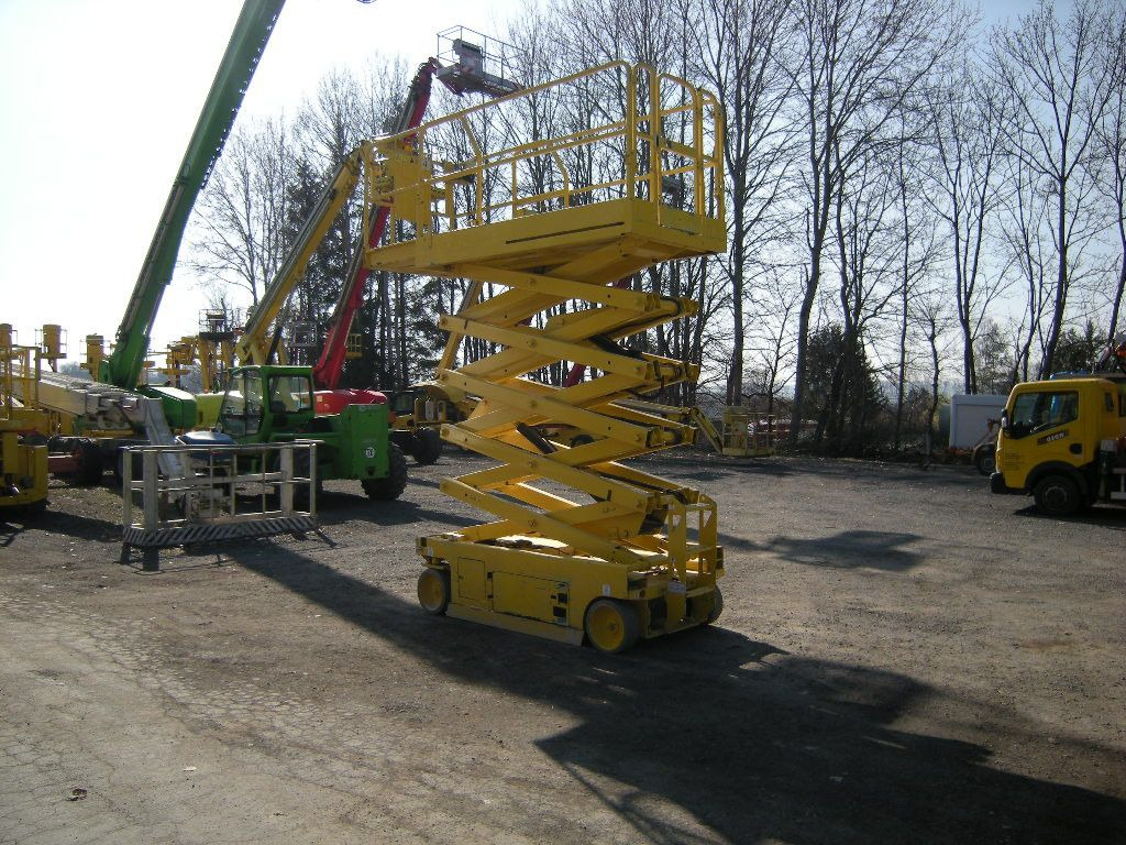 Genie GS 3246, Scherenarbeitsbühne Genie 11,9 m - Camión con plataforma elevadora: foto 4 Genie GS 3246, Scherenarbeitsbühne Genie 11,9 m - Camión con plataforma elevadora: foto 4