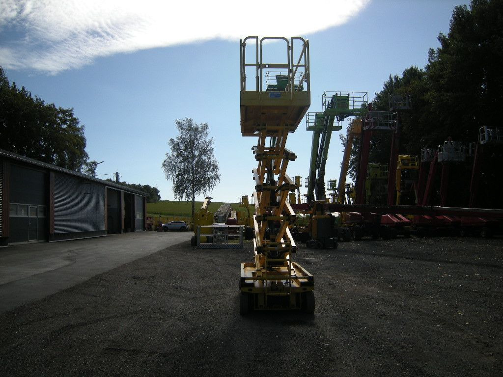 Genie GS 4047 Scherenarbeitsbühne Genie 14 m - Camión con plataforma elevadora: foto 3 Genie GS 4047 Scherenarbeitsbühne Genie 14 m - Camión con plataforma elevadora: foto 3