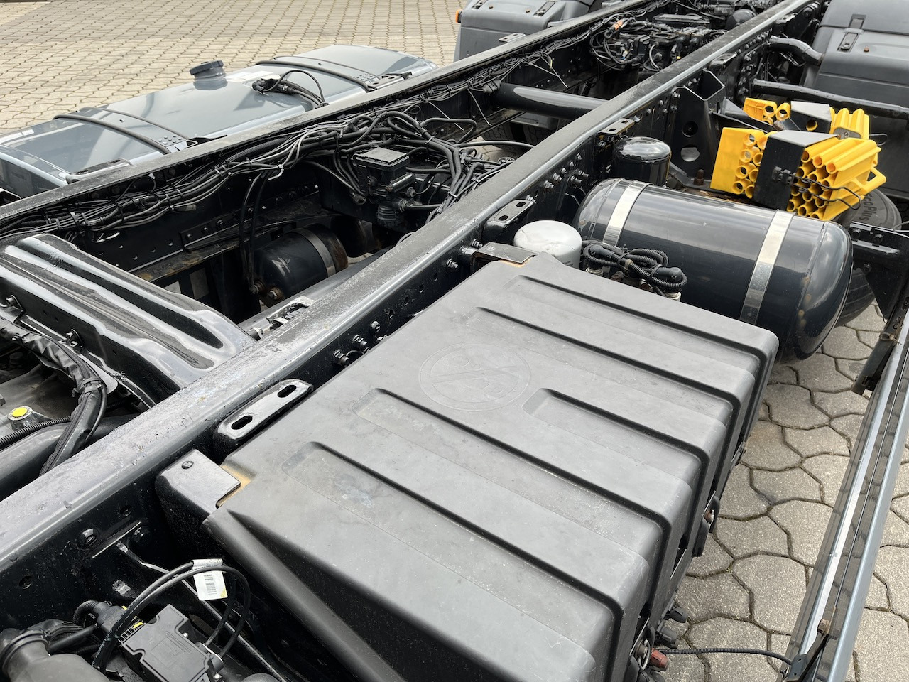 MAN TGX 26.500 6x2 Fahrgestell Lenk-Liftachse AHK - Camión: foto 5 MAN TGX 26.500 6x2 Fahrgestell Lenk-Liftachse AHK - Camión: foto 5