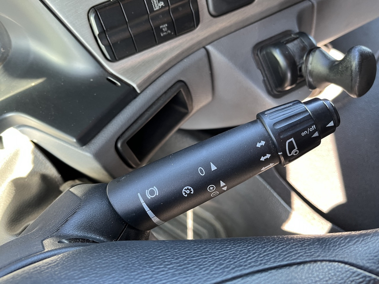 Mercedes-Benz 2541 6x2  Atlas 135.2E Pritsche 8,20 m Ausziehbar - Camión lona, Camión grúa: foto 2 Mercedes-Benz 2541 6x2  Atlas 135.2E Pritsche 8,20 m Ausziehbar - Camión lona, Camión grúa: foto 2