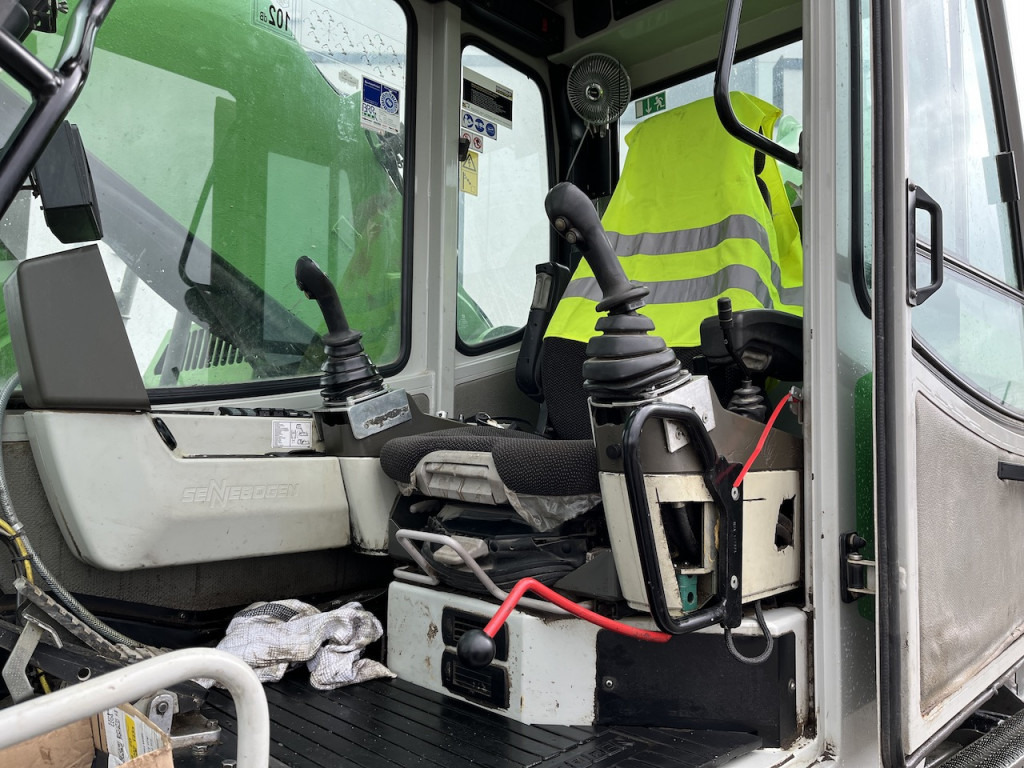 Excavadora de ruedas Sennebogen 818  Umschlagbagger   Greifer: foto 10