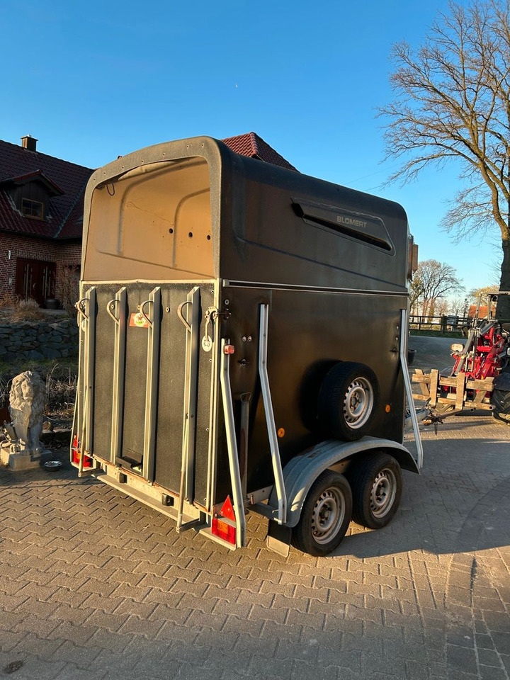 Blomert Vollpoly 2 Pferde mit Sattelkammer - Remolque para caballos: foto 5 Blomert Vollpoly 2 Pferde mit Sattelkammer - Remolque para caballos: foto 5