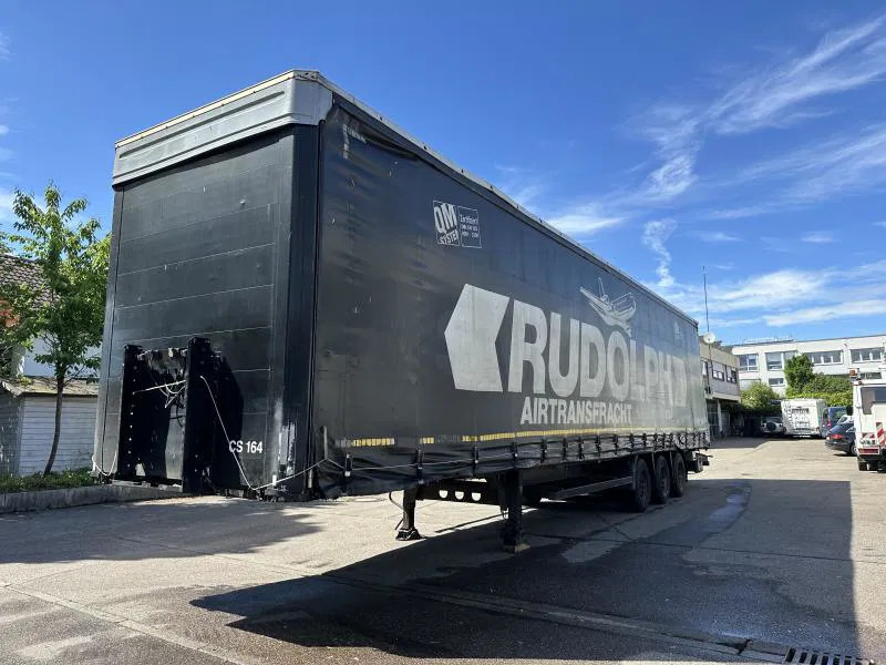 Kögel MEGA Tautliner mit ROLLENBETT Flughafentr. MEGA Tautliner mit ROLLENBETT Flughafentr. - Semirremolque caja cerrada: foto 1 Kögel MEGA Tautliner mit ROLLENBETT Flughafentr. MEGA Tautliner mit ROLLENBETT Flughafentr. - Semirremolque caja cerrada: foto 1