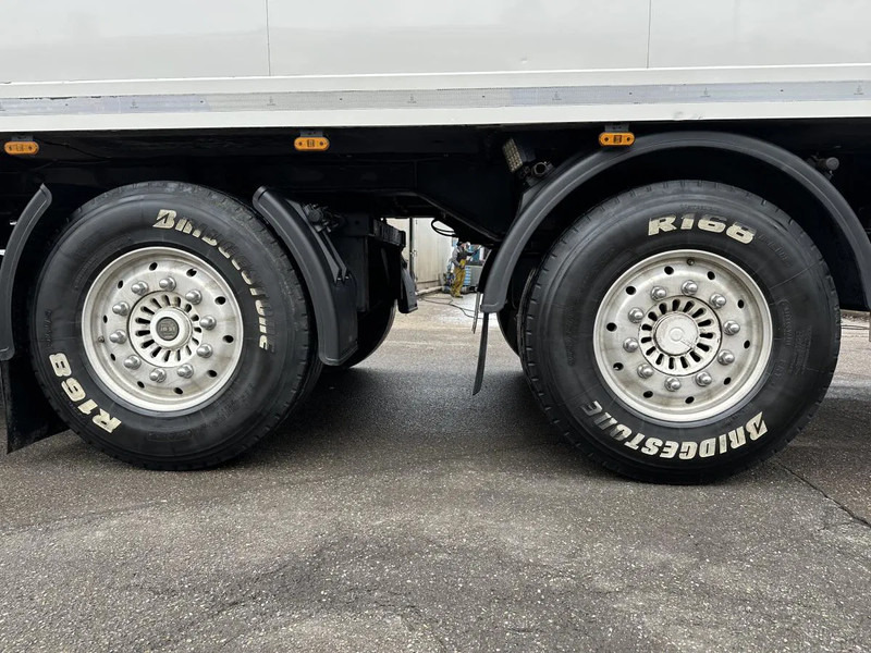 Krone Cool Liner 2 - Achs CITYSATTEL*Lenkachse*Carrier 1300*TÜV NEU!! - Semirremolque frigorífico: foto 4 Krone Cool Liner 2 - Achs CITYSATTEL*Lenkachse*Carrier 1300*TÜV NEU!! - Semirremolque frigorífico: foto 4