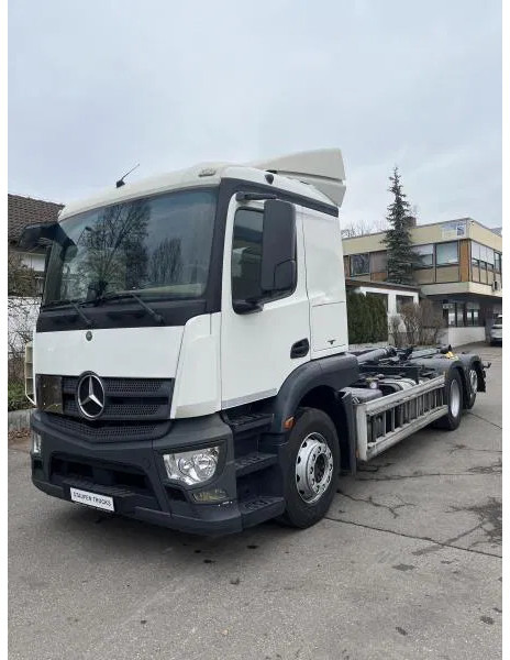 Mercedes-Benz Actros 2543 BL 6x2 Abroller - Camión multibasculante: foto 1 Mercedes-Benz Actros 2543 BL 6x2 Abroller - Camión multibasculante: foto 1