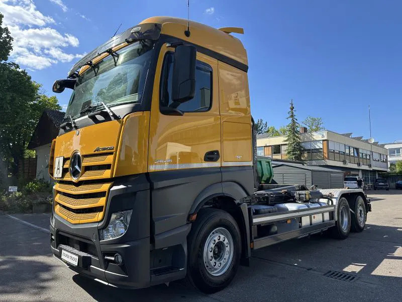 Mercedes-Benz Actros 2645 6x2 ABROLLER Lenk/Lift MEILLER 2170 Intarder - Camión multibasculante: foto 2 Mercedes-Benz Actros 2645 6x2 ABROLLER Lenk/Lift MEILLER 2170 Intarder - Camión multibasculante: foto 2