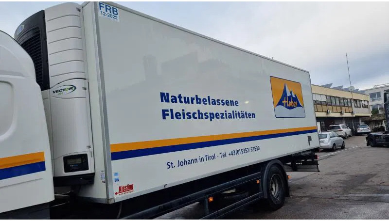 Scania P360 4X2 Fleisch Rohrbahnen Carrier Vector 1550 - Camión frigorífico: foto 2 Scania P360 4X2 Fleisch Rohrbahnen Carrier Vector 1550 - Camión frigorífico: foto 2