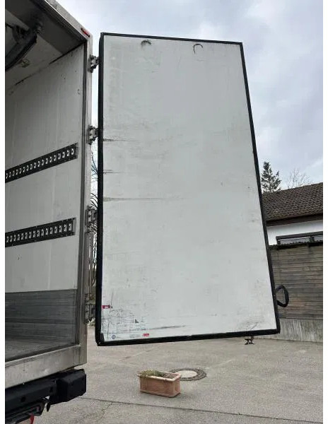 Camión frigorífico Scania P410 6x2 Fleisch LKW Rohrbahnen Vector 1550: foto 15