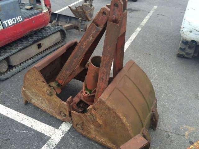 CASE 600mm - ejecteurs - Pinza de manipulación: foto 1 CASE 600mm - ejecteurs - Pinza de manipulación: foto 1