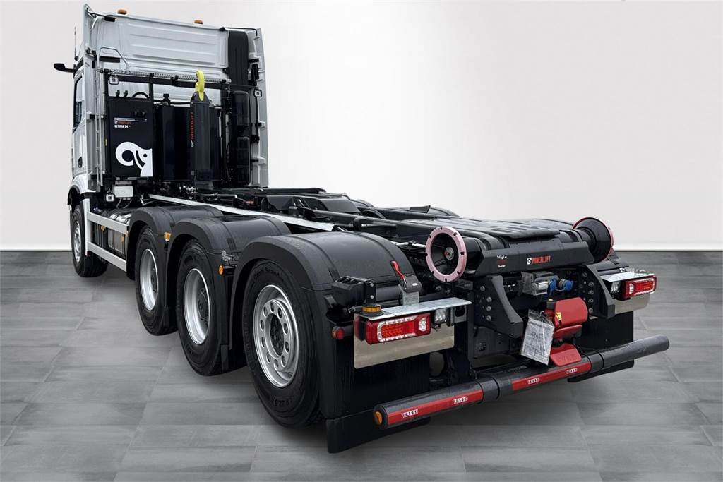 Leasing de  Mercedes-Benz AROCS 3253 8x4 Koukkuauto Mercedes-Benz AROCS 3253 8x4 Koukkuauto: foto 7