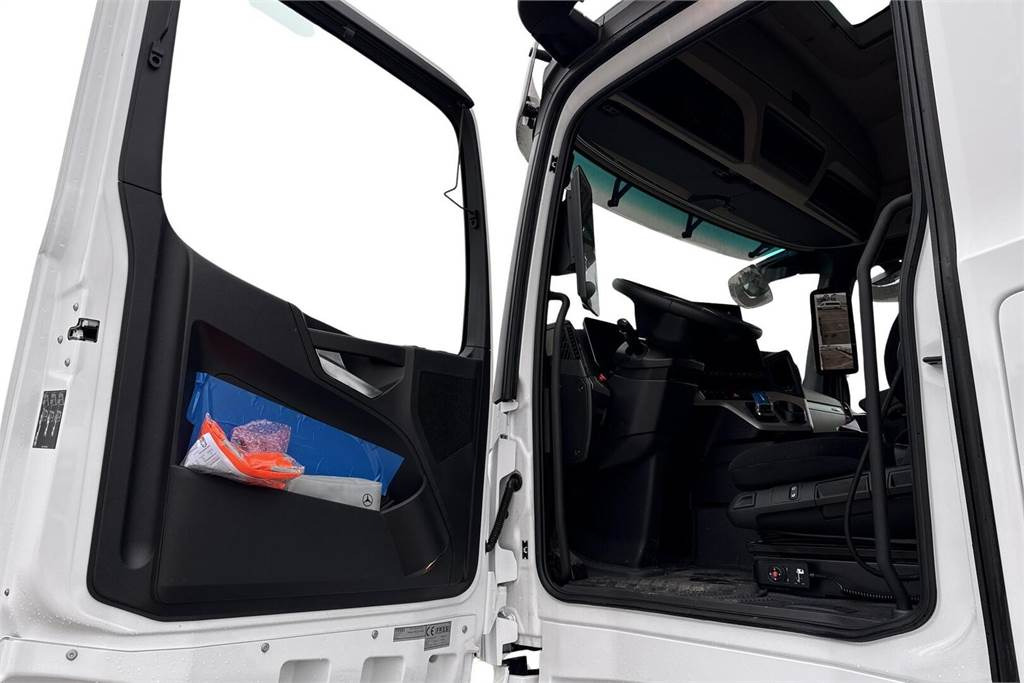 Leasing de  Mercedes-Benz AROCS 3253 8x4 Koukkuauto Mercedes-Benz AROCS 3253 8x4 Koukkuauto: foto 9