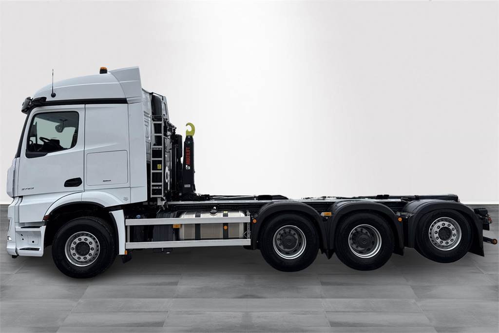 Leasing de  Mercedes-Benz AROCS 3253 8x4 Koukkuauto Mercedes-Benz AROCS 3253 8x4 Koukkuauto: foto 8