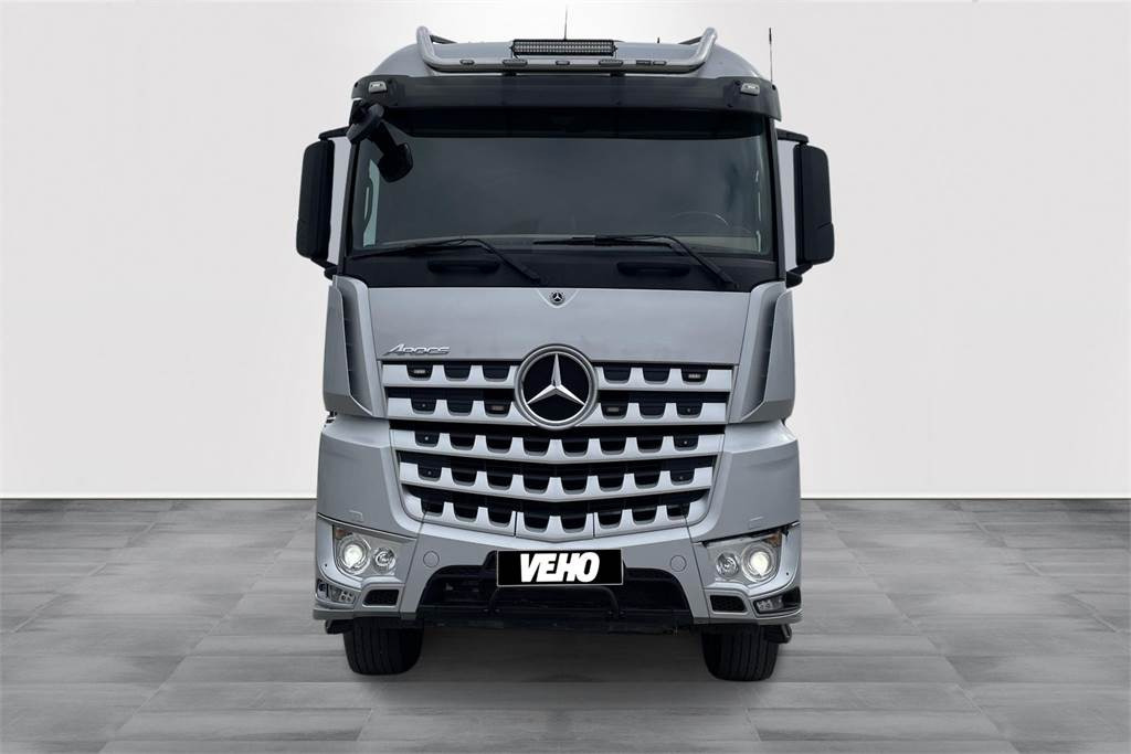 Mercedes-Benz AROCS 3663 L RIIKO- puuvarustus - Camión forestal: foto 2 Mercedes-Benz AROCS 3663 L RIIKO- puuvarustus - Camión forestal: foto 2