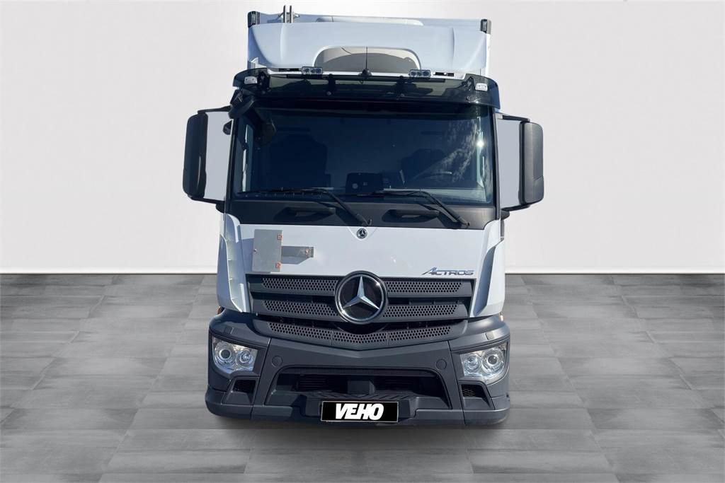 Mercedes-Benz Actros 1827 4x2 8,7m umpikori+PL nostin - Camión isotérmico: foto 2 Mercedes-Benz Actros 1827 4x2 8,7m umpikori+PL nostin - Camión isotérmico: foto 2