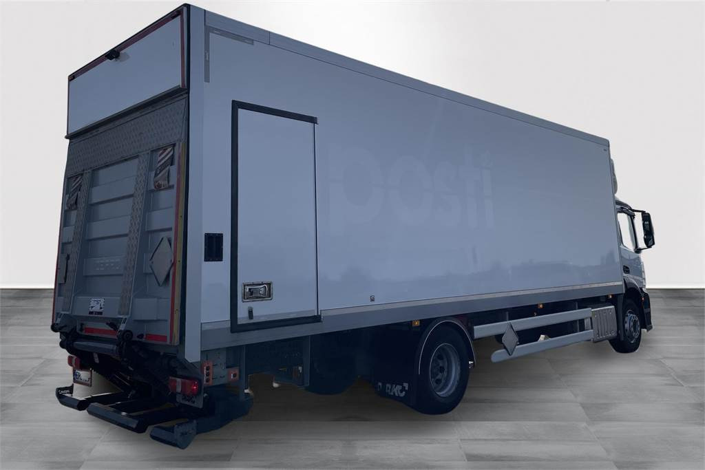 Mercedes-Benz Actros 1827 4x2 8,7m umpikori+PL nostin - Camión isotérmico: foto 5 Mercedes-Benz Actros 1827 4x2 8,7m umpikori+PL nostin - Camión isotérmico: foto 5
