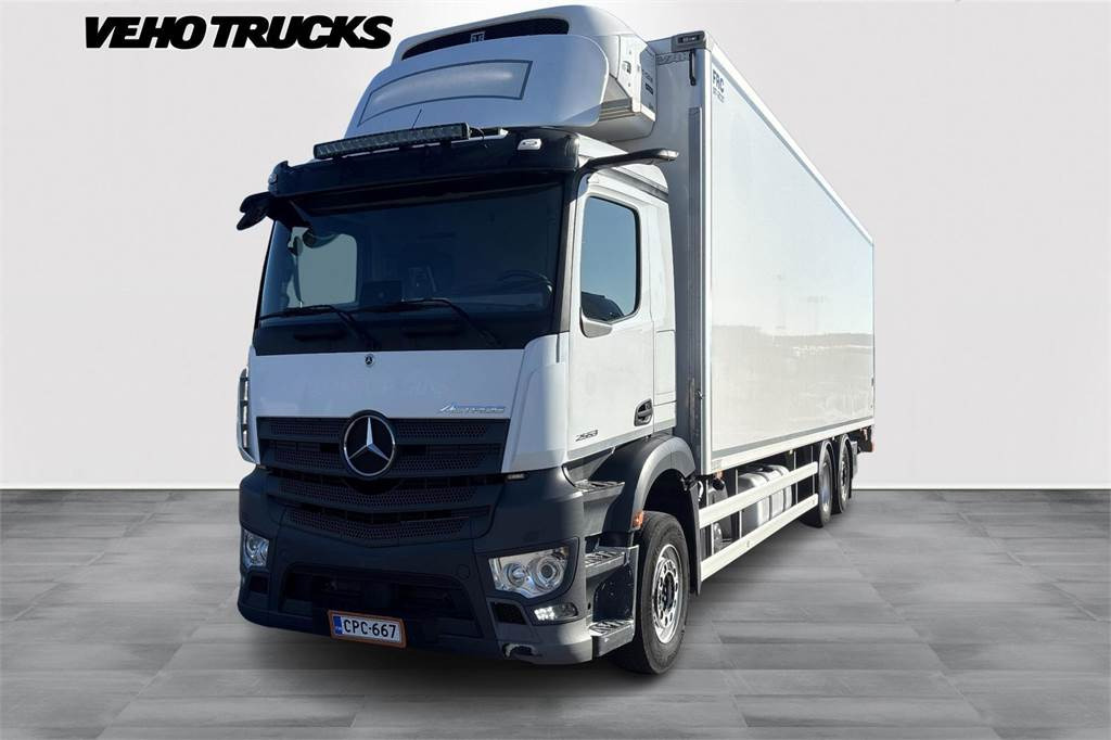 Mercedes-Benz Actros 2551 9.9m FRC 07/2027 - Camión isotérmico: foto 2 Mercedes-Benz Actros 2551 9.9m FRC 07/2027 - Camión isotérmico: foto 2