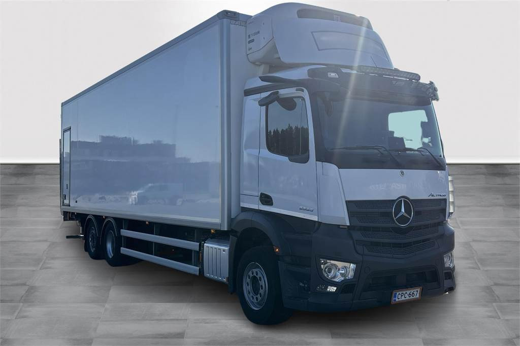 Mercedes-Benz Actros 2551 9.9m FRC 07/2027 - Camión isotérmico: foto 4 Mercedes-Benz Actros 2551 9.9m FRC 07/2027 - Camión isotérmico: foto 4