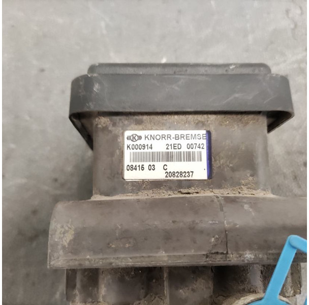 Volvo Volvo - 20828237 - Modulator vooras - Piezas de recambio para Camión: foto 3 Volvo Volvo - 20828237 - Modulator vooras - Piezas de recambio para Camión: foto 3