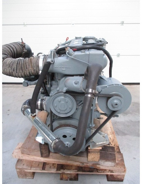 MAN D2866-LE102 USED - Maquinaria de construcción: foto 2 MAN D2866-LE102 USED - Maquinaria de construcción: foto 2