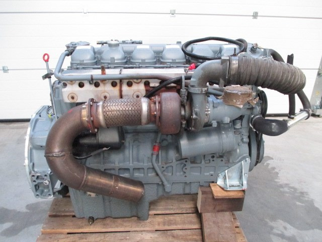 MAN D2866-LE102 USED - Maquinaria de construcción: foto 1 MAN D2866-LE102 USED - Maquinaria de construcción: foto 1