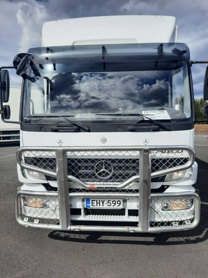 Mercedes-Benz Atego 1022 - Camión caja cerrada: foto 3 Mercedes-Benz Atego 1022 - Camión caja cerrada: foto 3