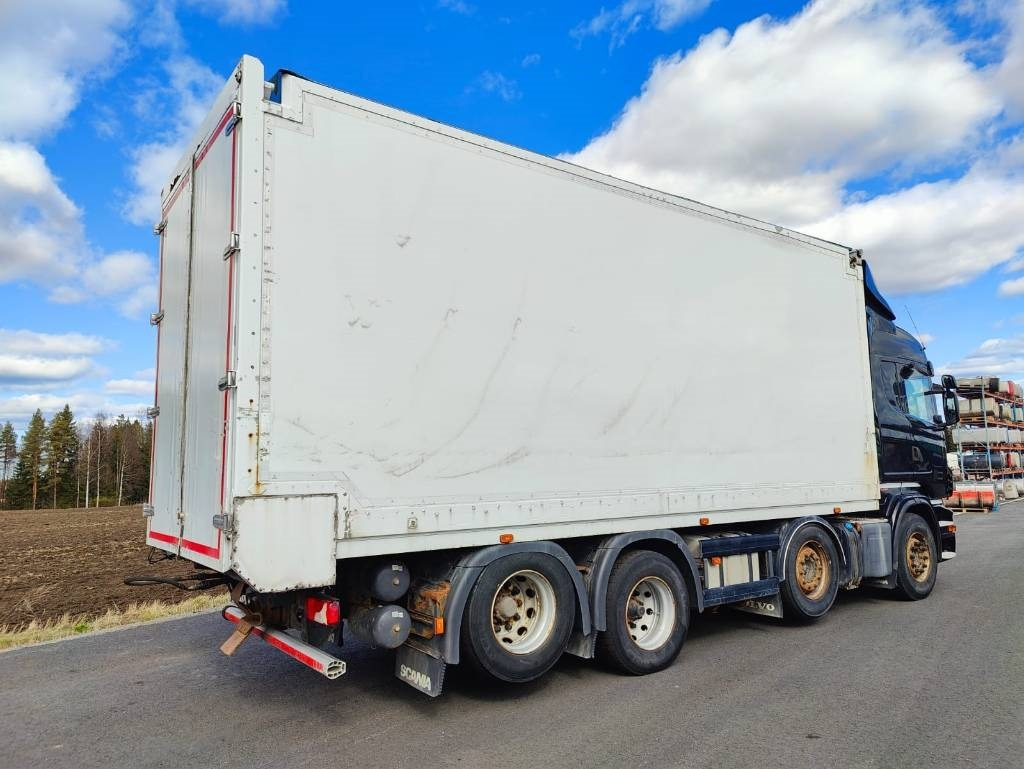 Scania R 500 8x2 4700 - Camión caja cerrada: foto 4 Scania R 500 8x2 4700 - Camión caja cerrada: foto 4