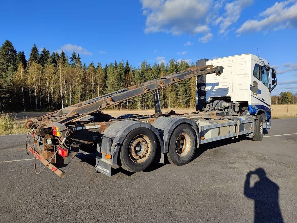 Volvo FH 13 420 - Camión portacontenedor de cadenas: foto 4 Volvo FH 13 420 - Camión portacontenedor de cadenas: foto 4