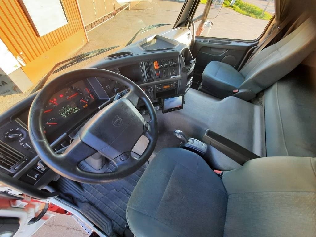 Camión portacontenedore/ Intercambiable Volvo FM-11: foto 6