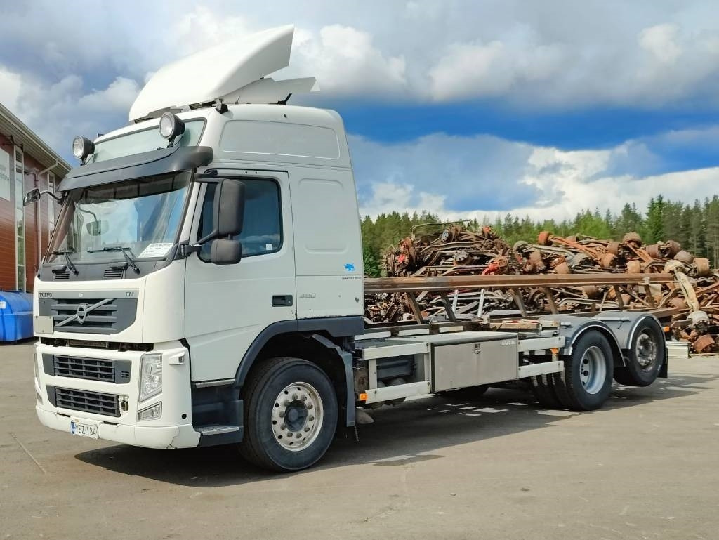 Volvo FM 13 - Camión portacontenedore/ Intercambiable: foto 1 Volvo FM 13 - Camión portacontenedore/ Intercambiable: foto 1