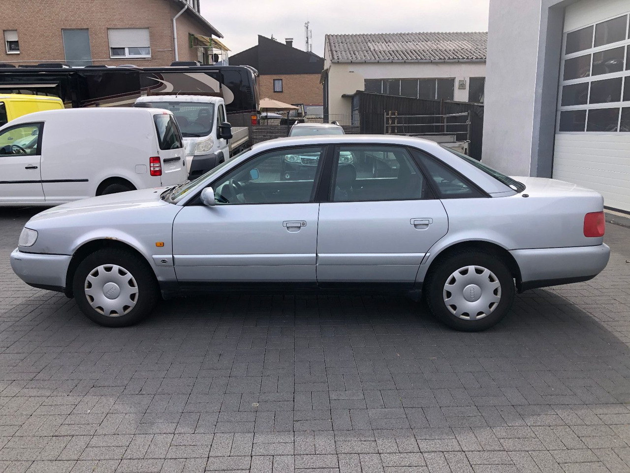 Sedan Audi A6 C4 1.8 Automatik: foto 8