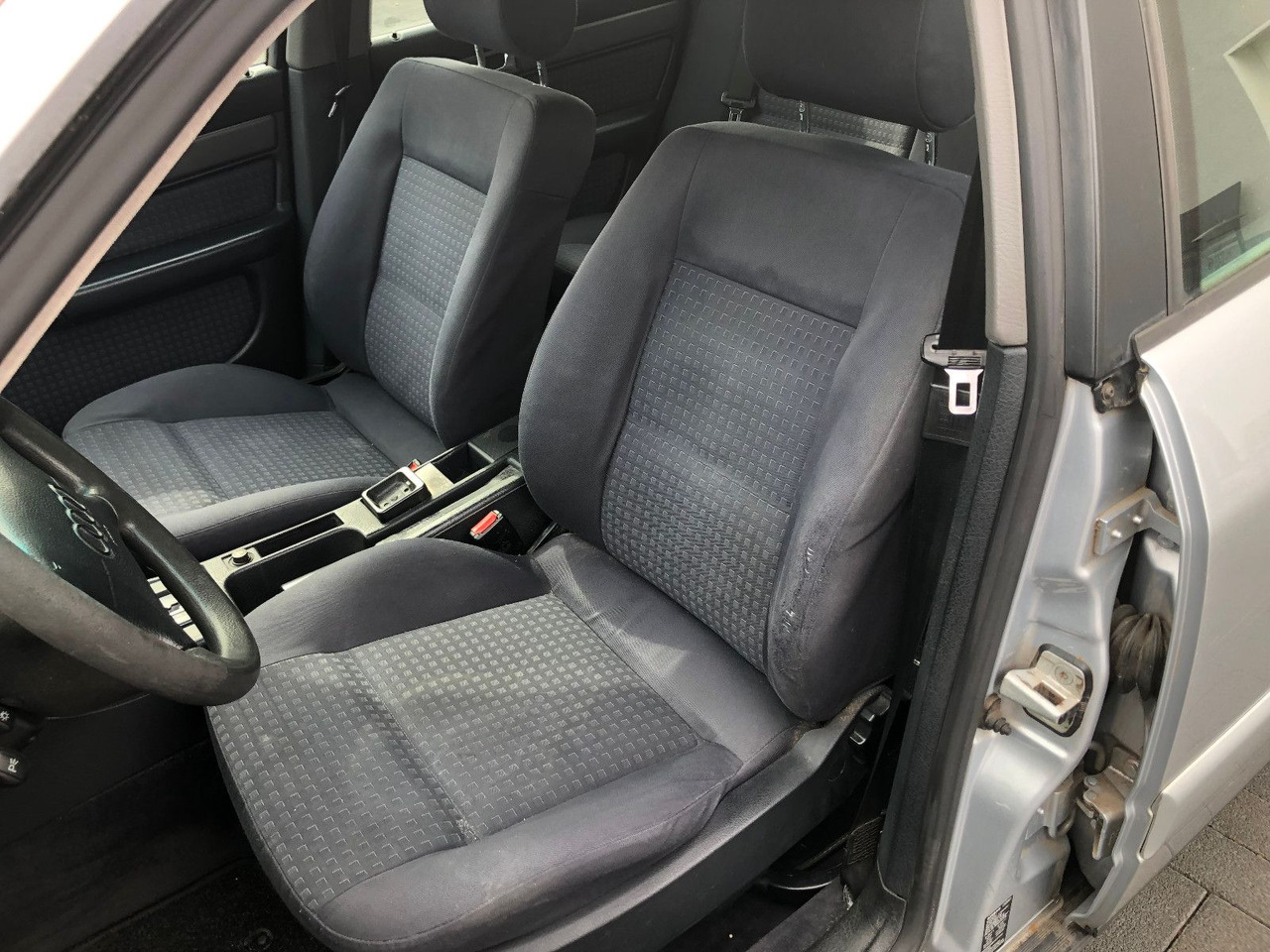 Sedan Audi A6 C4 1.8 Automatik: foto 14