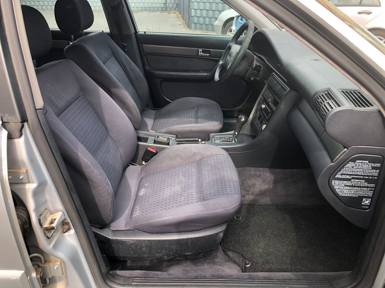 Sedan Audi A6 C4 1.8 Automatik: foto 17