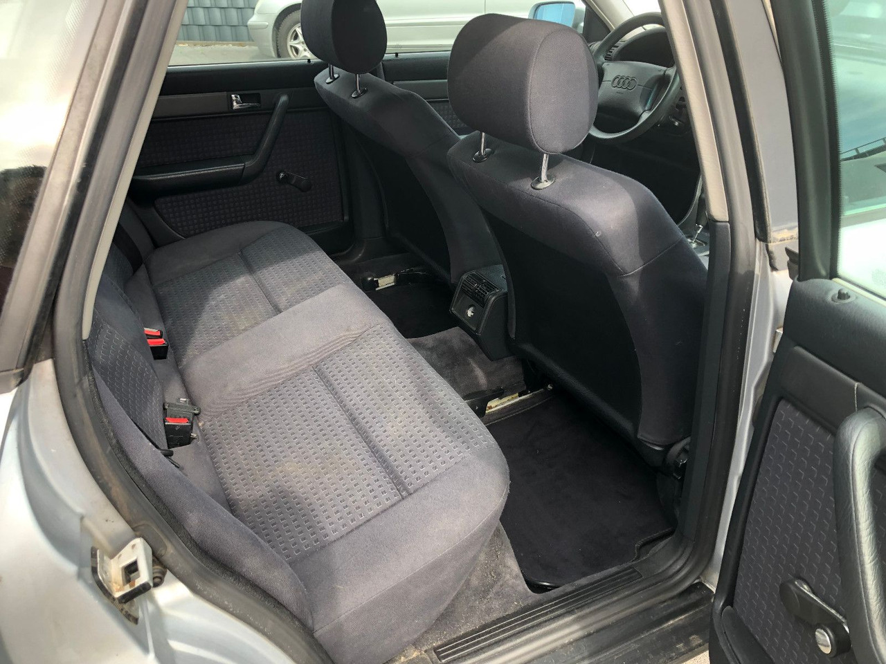 Sedan Audi A6 C4 1.8 Automatik: foto 16