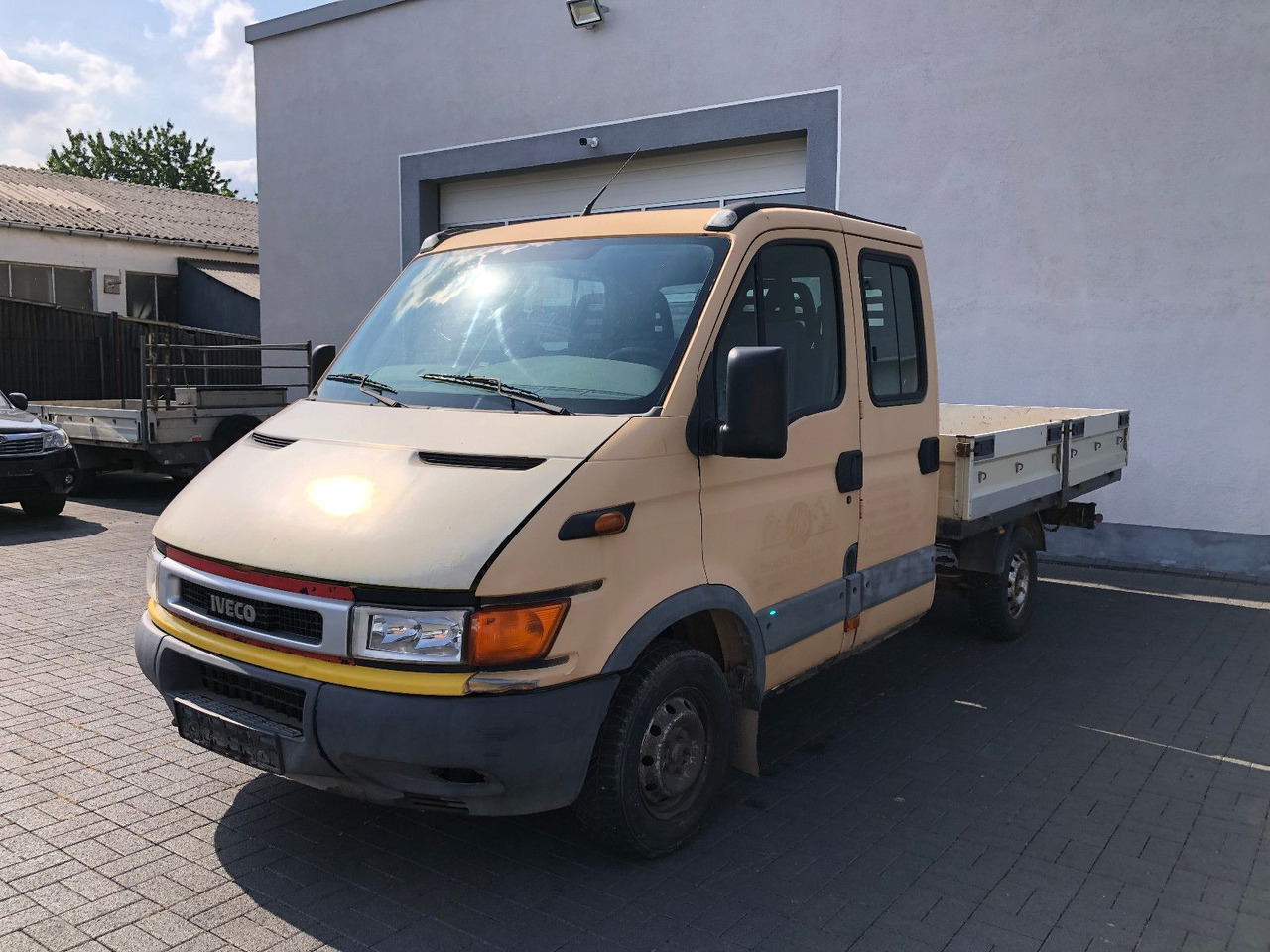 Iveco Daily 2.8 - 33 L 11 DoKa TÜV 3-2026 - Furgoneta caja abierta, Furgoneta combi: foto 1 Iveco Daily 2.8 - 33 L 11 DoKa TÜV 3-2026 - Furgoneta caja abierta, Furgoneta combi: foto 1