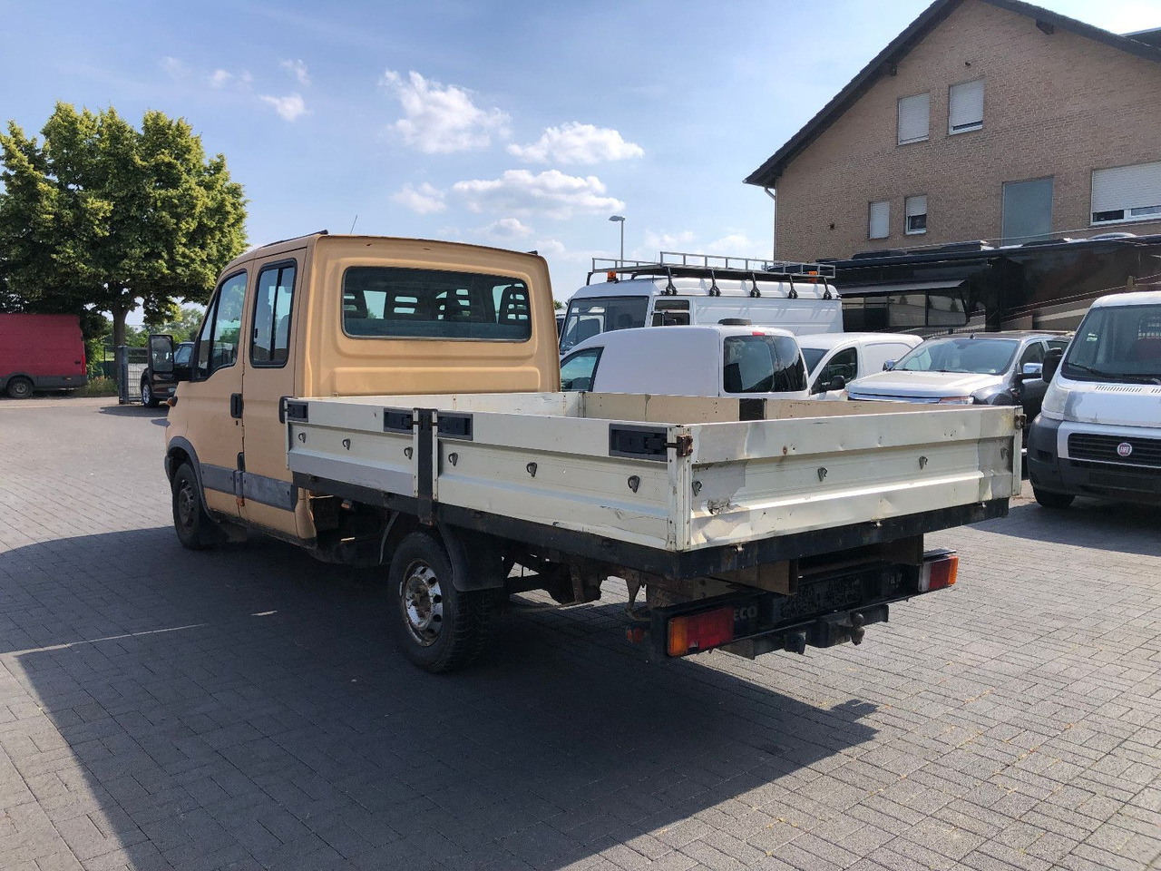 Iveco Daily 2.8 - 33 L 11 DoKa TÜV 3-2026 - Furgoneta caja abierta, Furgoneta combi: foto 4 Iveco Daily 2.8 - 33 L 11 DoKa TÜV 3-2026 - Furgoneta caja abierta, Furgoneta combi: foto 4