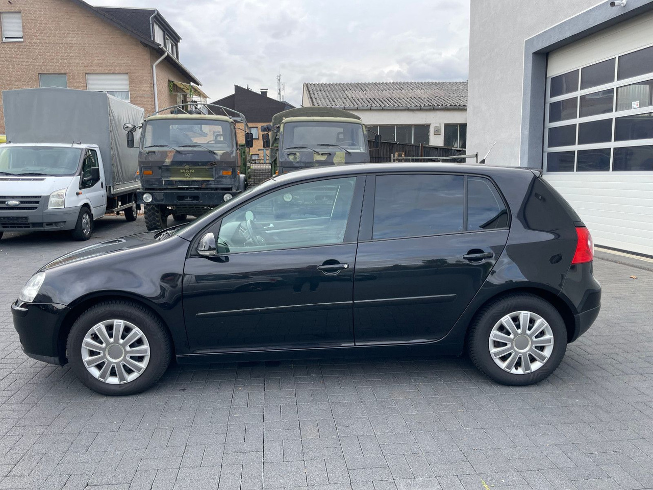 Sedan Volkswagen Golf V Lim. Tour 1.4i: foto 8