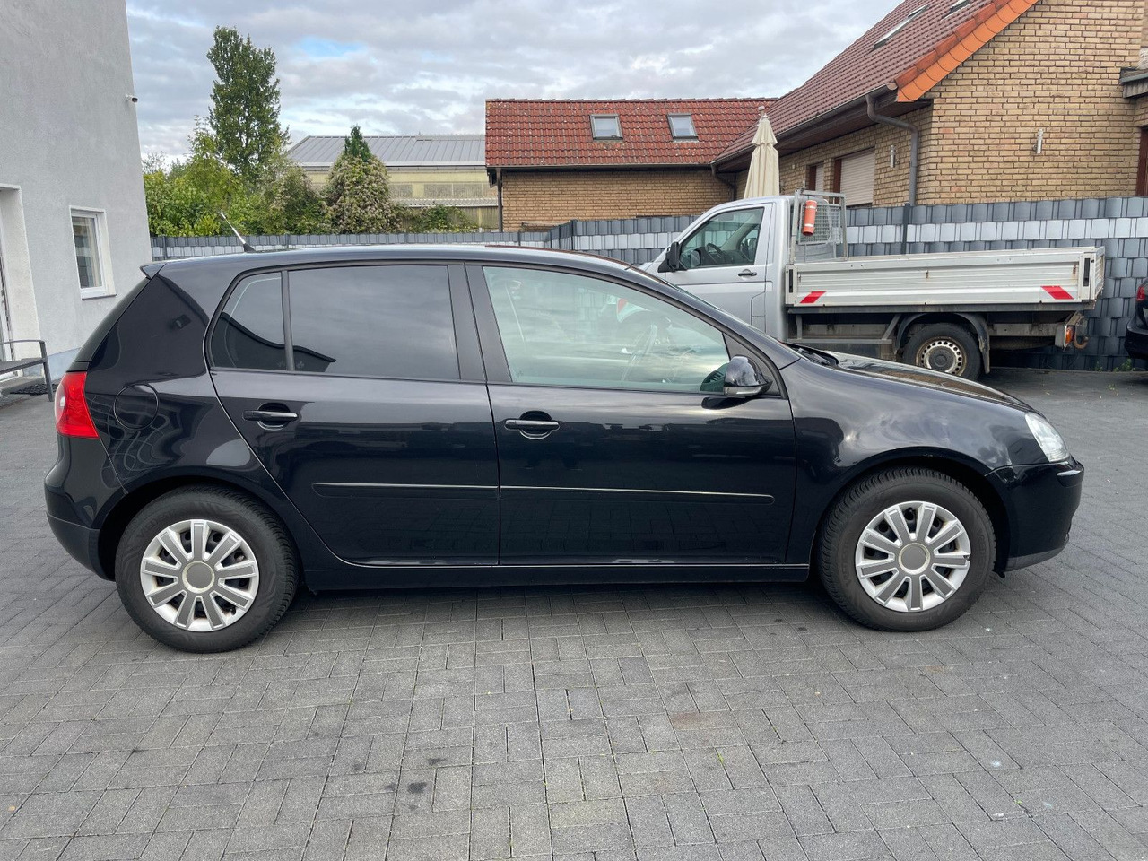 Sedan Volkswagen Golf V Lim. Tour 1.4i: foto 6