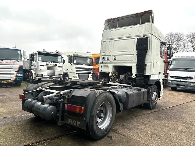 DAF 95.380 XF SPACECAB (EURO 2 (MECHANICAL PUMP & INJECTORS) / ZF16 MANUAL GEARBOX / AIRCONDITIONING) - Cabeza tractora: foto 3 DAF 95.380 XF SPACECAB (EURO 2 (MECHANICAL PUMP & INJECTORS) / ZF16 MANUAL GEARBOX / AIRCONDITIONING) - Cabeza tractora: foto 3