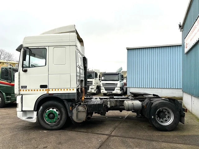 DAF 95.430 XF SPACECAB (EURO 2 / ZF16 MANUAL GEARBOX / ZF-INTARDER / AIRCONDITIONING) - Cabeza tractora: foto 2 DAF 95.430 XF SPACECAB (EURO 2 / ZF16 MANUAL GEARBOX / ZF-INTARDER / AIRCONDITIONING) - Cabeza tractora: foto 2