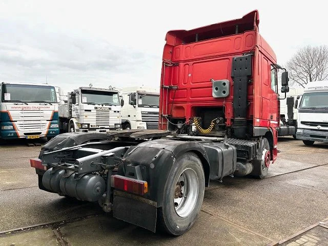 DAF 95.480 XF SPACECAB (EURO 3 / ZF16 MANUAL GEARBOX / 2x DIESELTANK / AIRCONDITIONING) - Cabeza tractora: foto 3 DAF 95.480 XF SPACECAB (EURO 3 / ZF16 MANUAL GEARBOX / 2x DIESELTANK / AIRCONDITIONING) - Cabeza tractora: foto 3