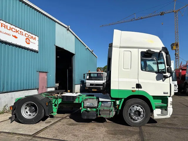 DAF CF 85.410 SPACECAB 4x2 (ZF16 MANUAL GEARBOX / MX-BRAKE / 995 LITER DIESELTANK / AIRCONDITIONING / FRIDGE UNTHER BED) - Cabeza tractora: foto 4 DAF CF 85.410 SPACECAB 4x2 (ZF16 MANUAL GEARBOX / MX-BRAKE / 995 LITER DIESELTANK / AIRCONDITIONING / FRIDGE UNTHER BED) - Cabeza tractora: foto 4