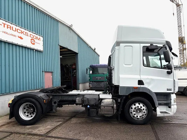 DAF CF 85.460 SPACECAB 4x2 (AS-TRONIC / MX-BRAKE / AIRCONDITIONING / ADR-VLG / FRIDGE / EURO 5 / ETC.) - Cabeza tractora: foto 4 DAF CF 85.460 SPACECAB 4x2 (AS-TRONIC / MX-BRAKE / AIRCONDITIONING / ADR-VLG / FRIDGE / EURO 5 / ETC.) - Cabeza tractora: foto 4