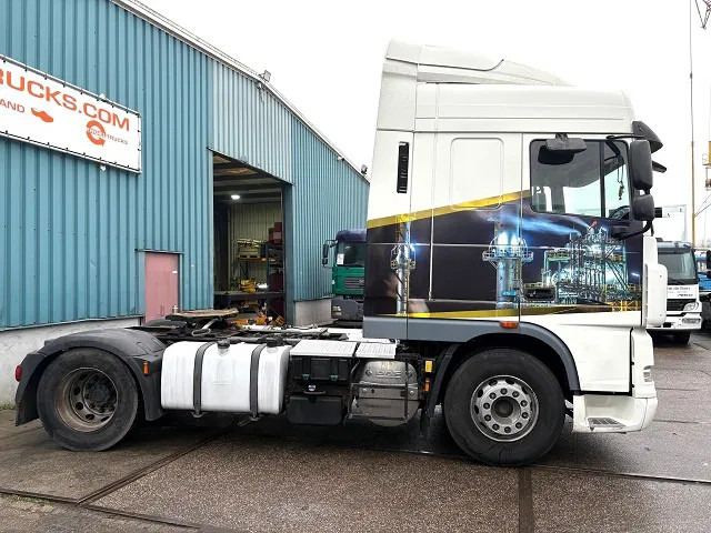 DAF XF 105.460 ATE SPACEAB 4x2 (EURO 5 / ZF MANUAL GEARBOX / ZF-INTARDER / HYDRAULIC KIT / P.T.O. / AIRCONDITIONING / ETC.) - Cabeza tractora: foto 4 DAF XF 105.460 ATE SPACEAB 4x2 (EURO 5 / ZF MANUAL GEARBOX / ZF-INTARDER / HYDRAULIC KIT / P.T.O. / AIRCONDITIONING / ETC.) - Cabeza tractora: foto 4