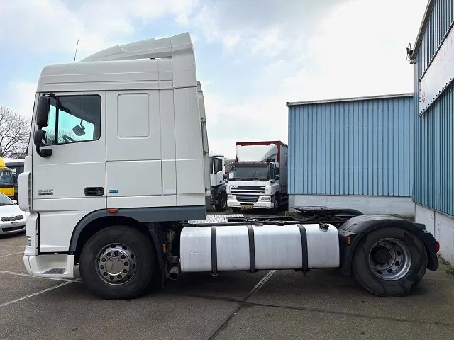 DAF XF 105.460 ATE SPACECAB 4x2 ONLY 835.500 KM (ZF-MANUAL GEARBOX / ZF-INTARDER / AIRCONDITIONING / EURO 5) - Cabeza tractora: foto 4 DAF XF 105.460 ATE SPACECAB 4x2 ONLY 835.500 KM (ZF-MANUAL GEARBOX / ZF-INTARDER / AIRCONDITIONING / EURO 5) - Cabeza tractora: foto 4