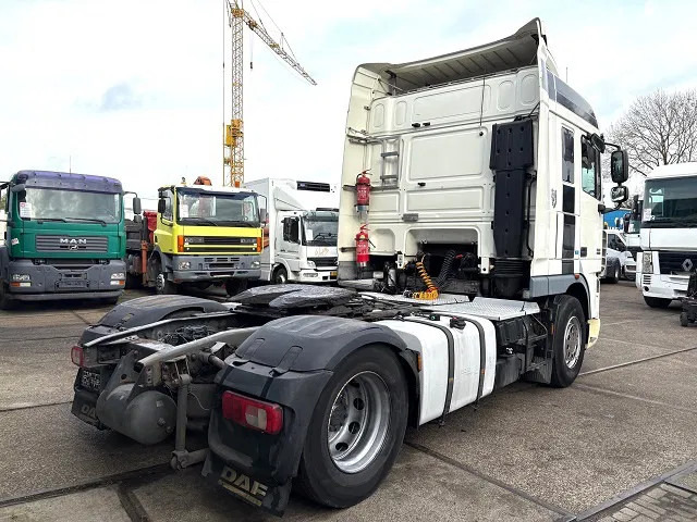 DAF XF 105.460 ATE SPACECAB (EURO 5 / ZF16 MANUAL GEARBOX / 995+500 LITER DIESELTANK / FRIDGE UNDER BED / ETC.) - Cabeza tractora: foto 3 DAF XF 105.460 ATE SPACECAB (EURO 5 / ZF16 MANUAL GEARBOX / 995+500 LITER DIESELTANK / FRIDGE UNDER BED / ETC.) - Cabeza tractora: foto 3
